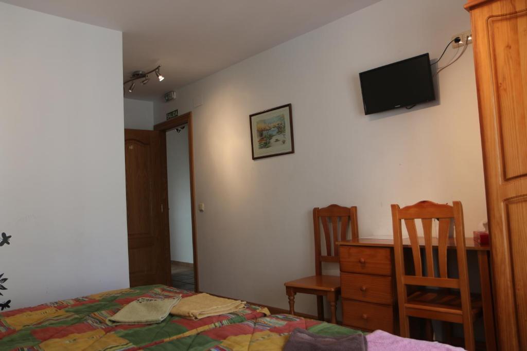 Habitación Doble con baño - 2 camas